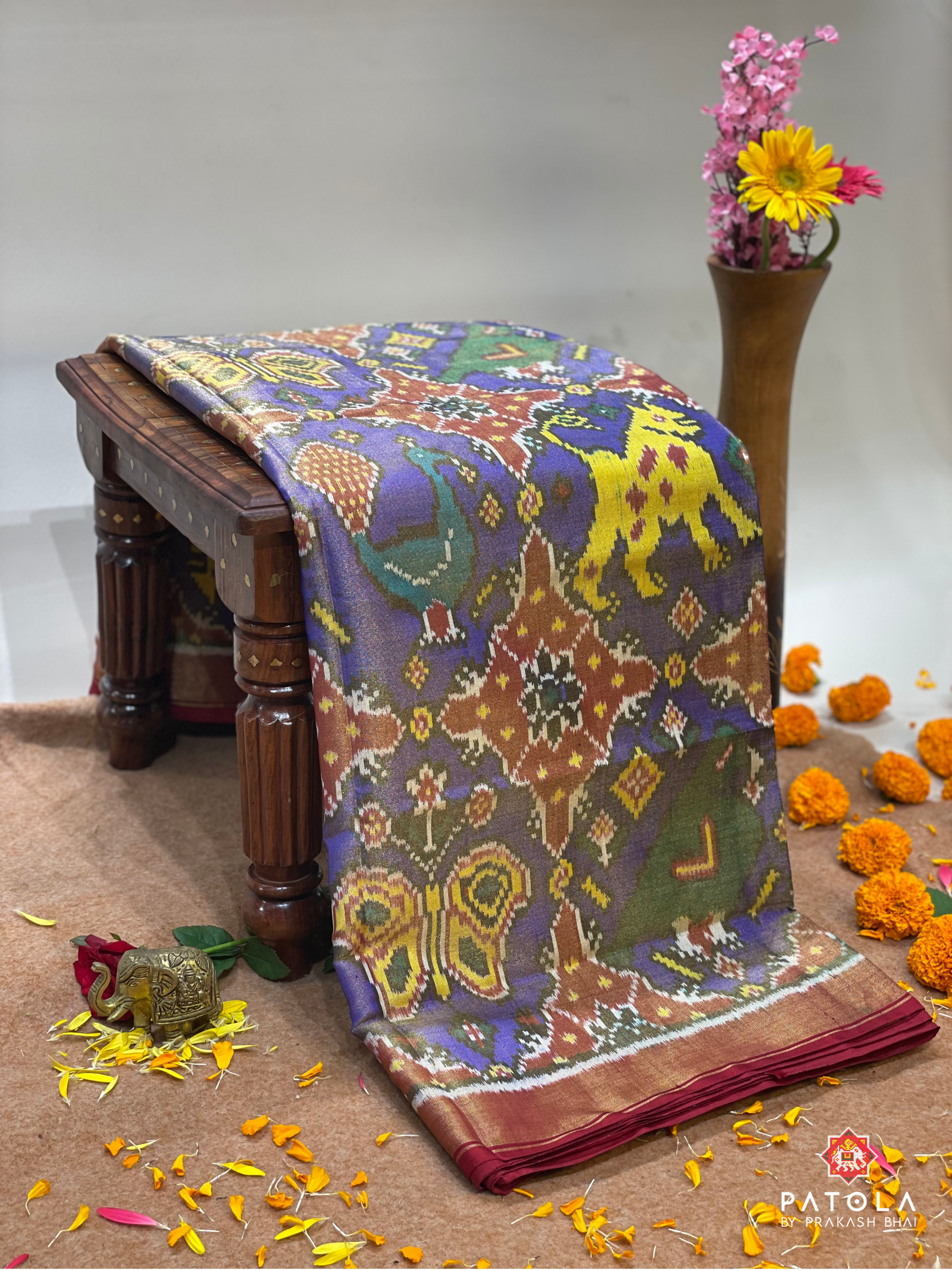 4 Figures With Chhabdi Designer Tissue Patola Saree